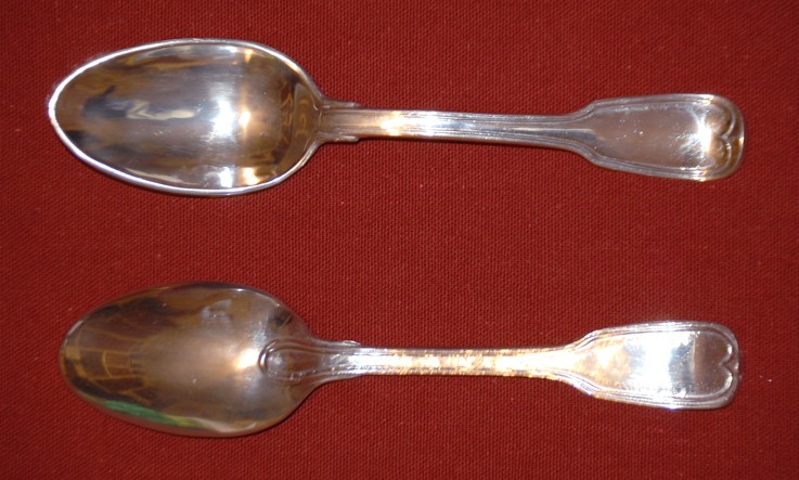 French pewter spoon with paddle stem finial and thread pattern