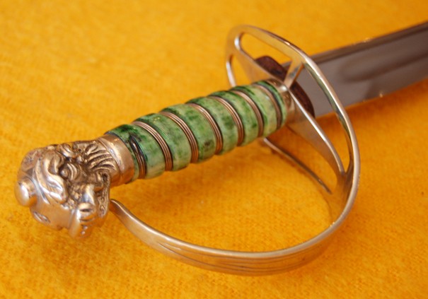 Officer hanger, beast head pommel, pierced guard